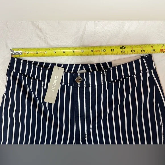 Chico’s navy and white stripes cotton wide leg crop stretch pants women’s size 6 - Picture 14 of 17